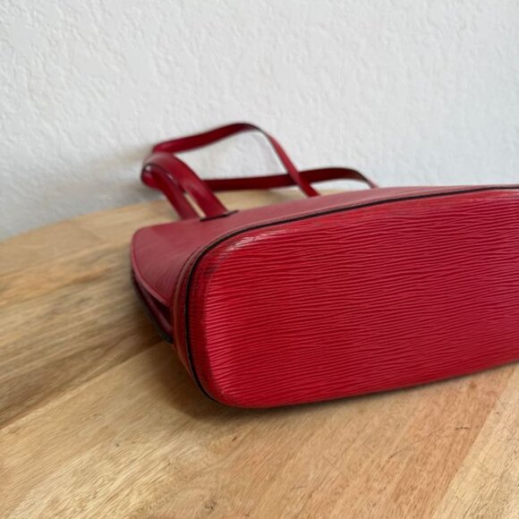 Louis Vuitton Red Epi Handbag - Picture 5 of 12